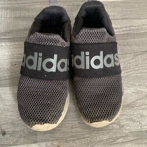Adidas little boys pull on sneakers